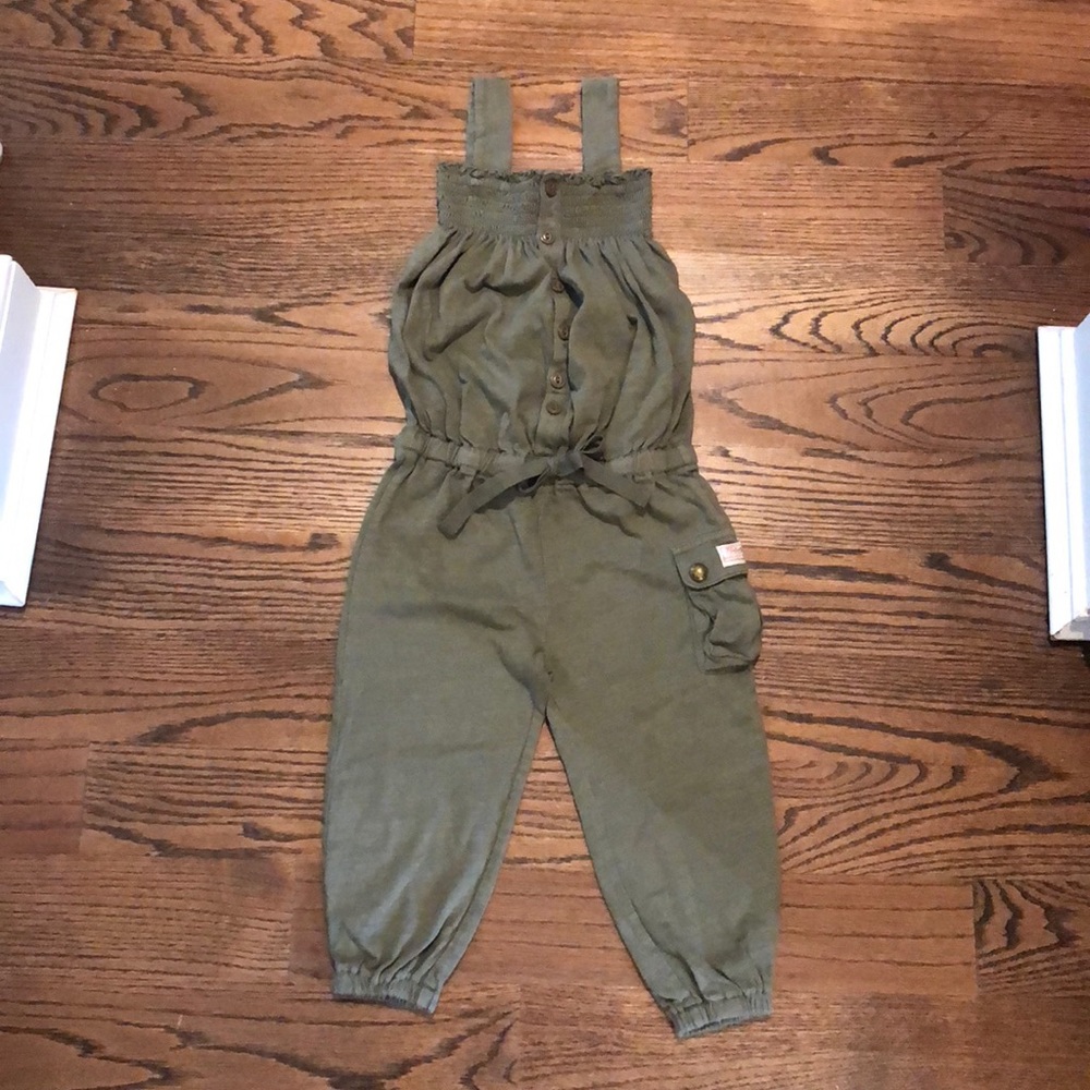 Never Worn 🖤 Adorable jumpsuit